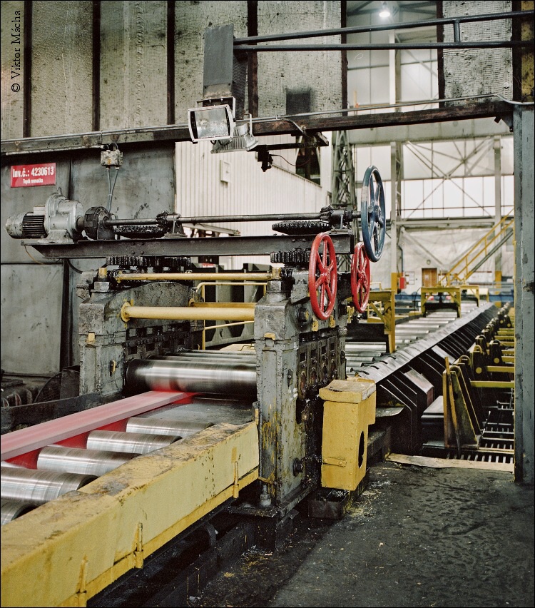 Strip mill, calibration stand