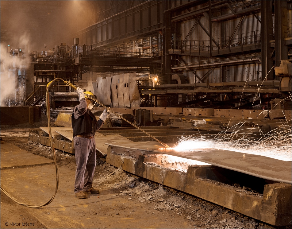 ArcelorMittal Cleveland, slab cutting