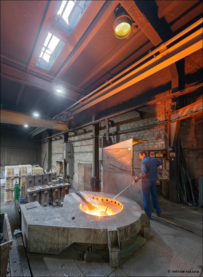 Edestahlwerk Ossenberg, by the induction furnace