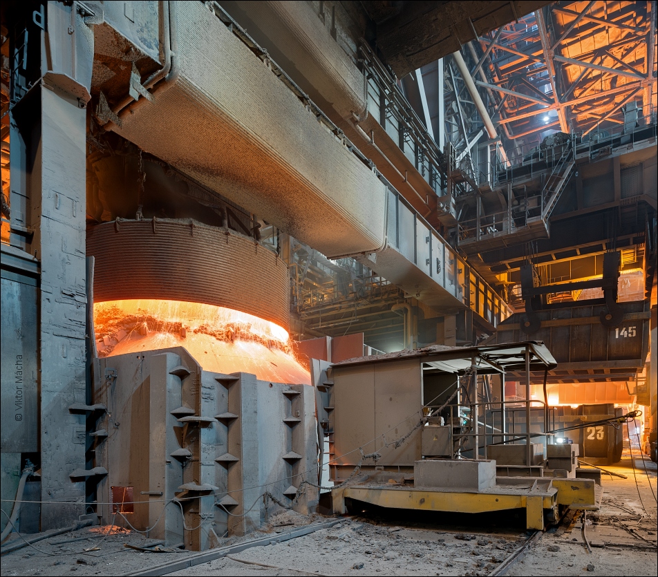 NLMK Lipetsk, 300 tonnes basic oxygen furnace