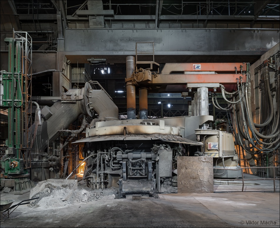 Pilsen Steel, 60 ton EAF no.5