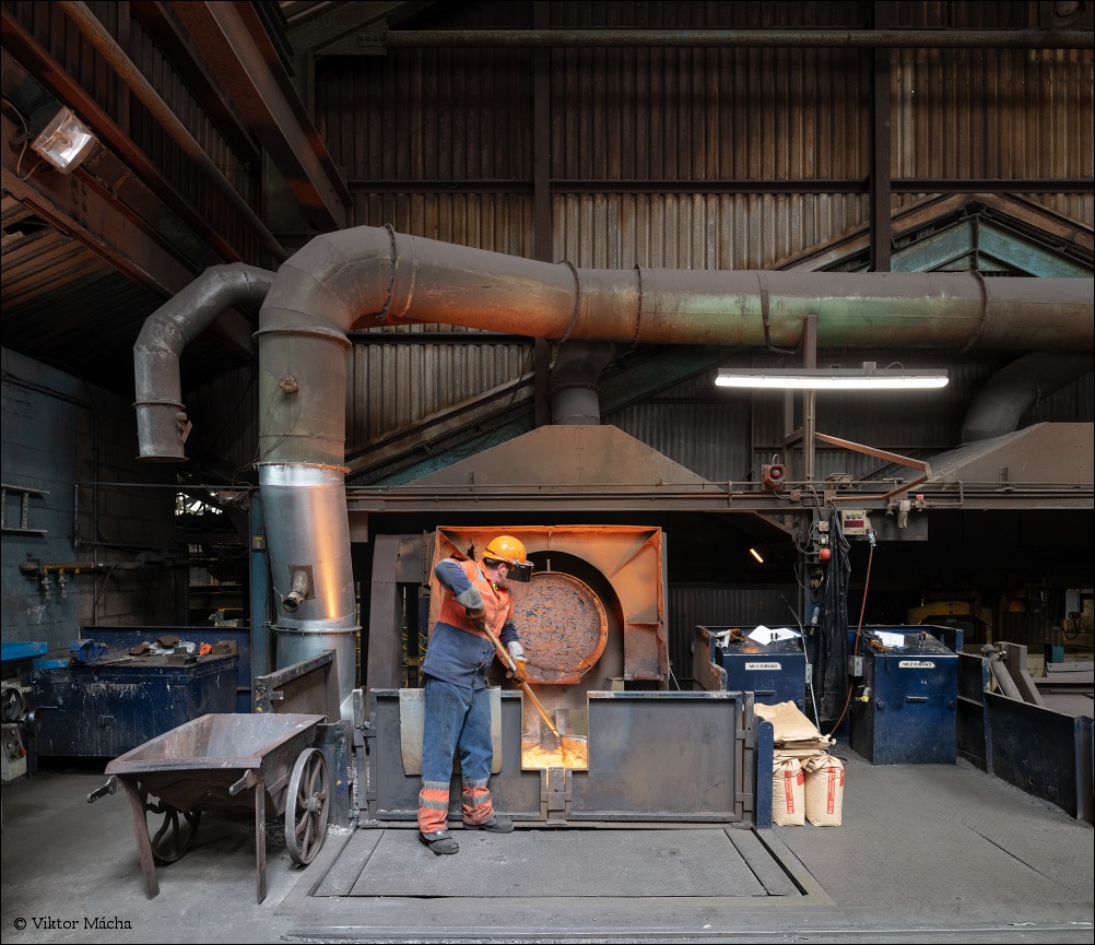 Saint-Gobain Telford - by the induction furnace