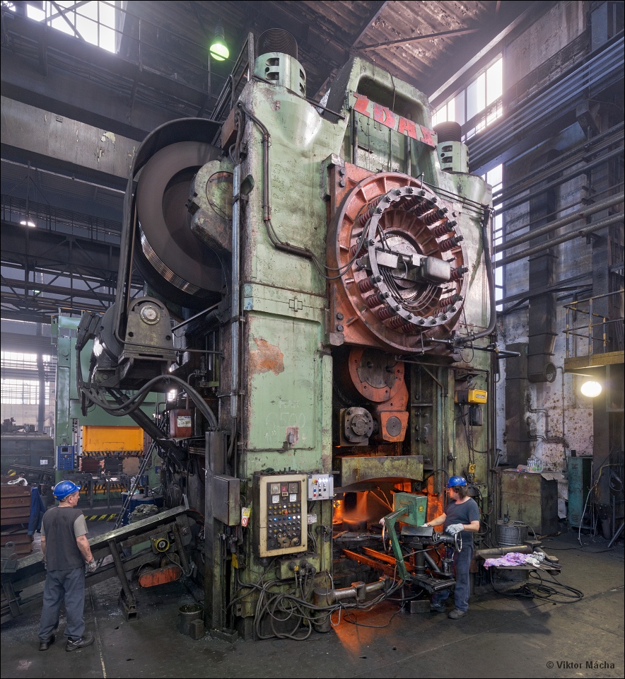Tatra Kopřivnice, work at the forging press