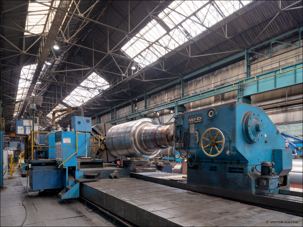 Union Electric Steel, roll machining